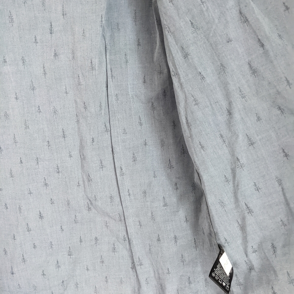 RW & Co Men's Button Up - Picture 4 of 4